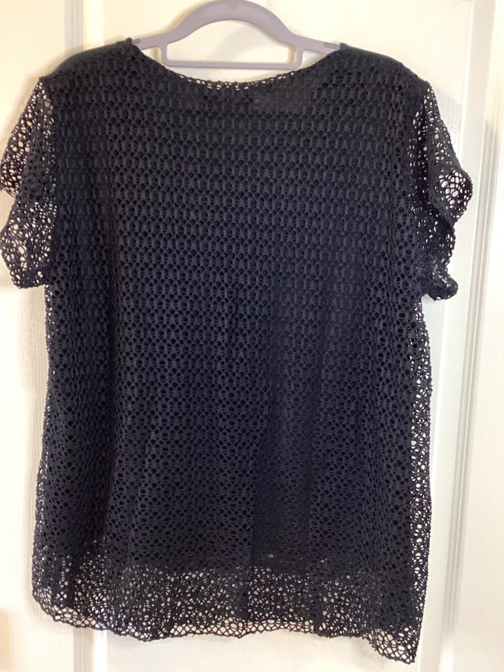 Alexander Women's Black Intricate Floral Embroidery Short Sleeve Top Size XL - Picture 3 of 6